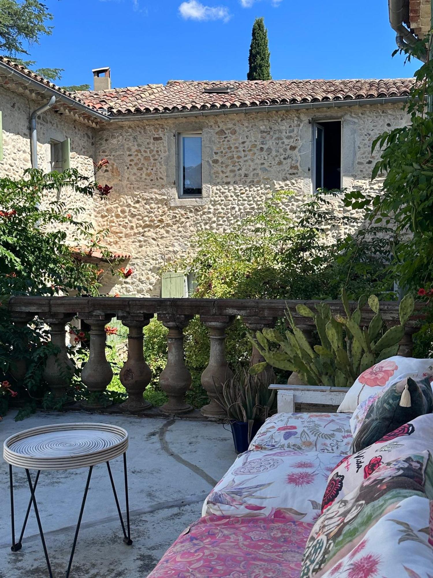 Les Cailloux Dorés Massillargues-Attuech Exterior foto